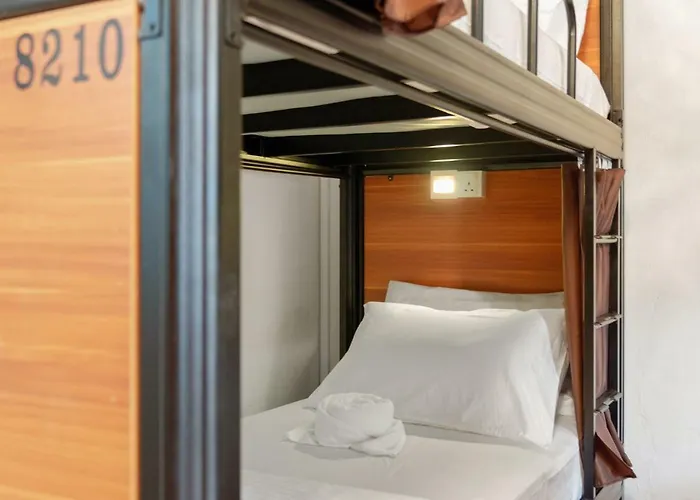 7 Wonders At Upper DicksonHostel